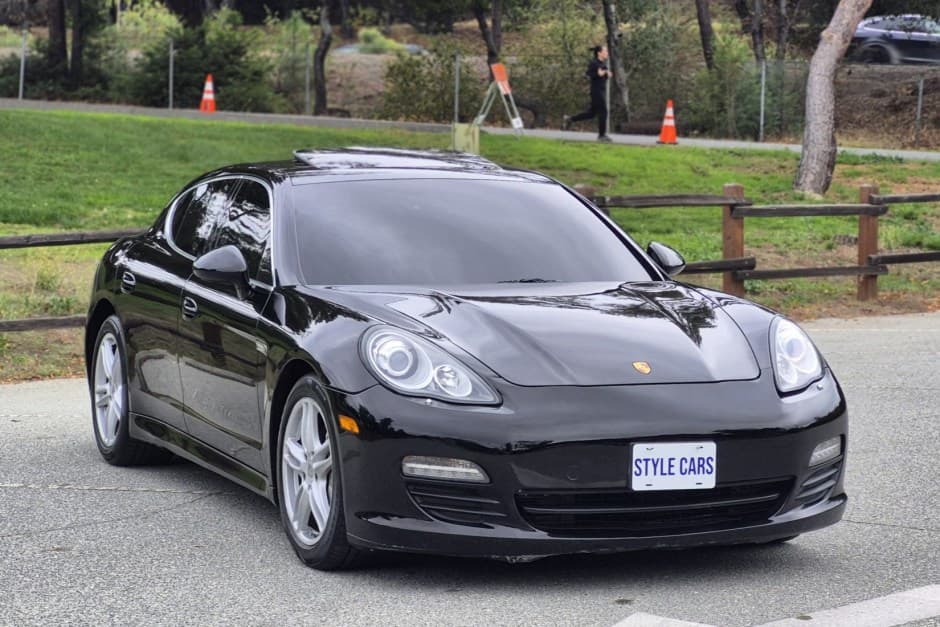 2010 Porsche Panamera sold for $15,300