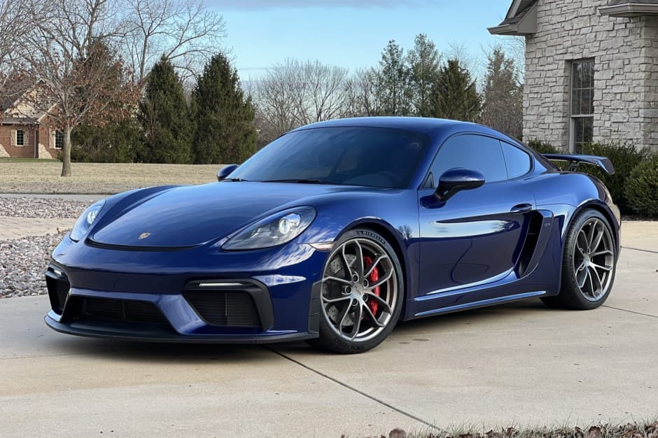 2020 Porsche Cayman GT4 sold for $121,000