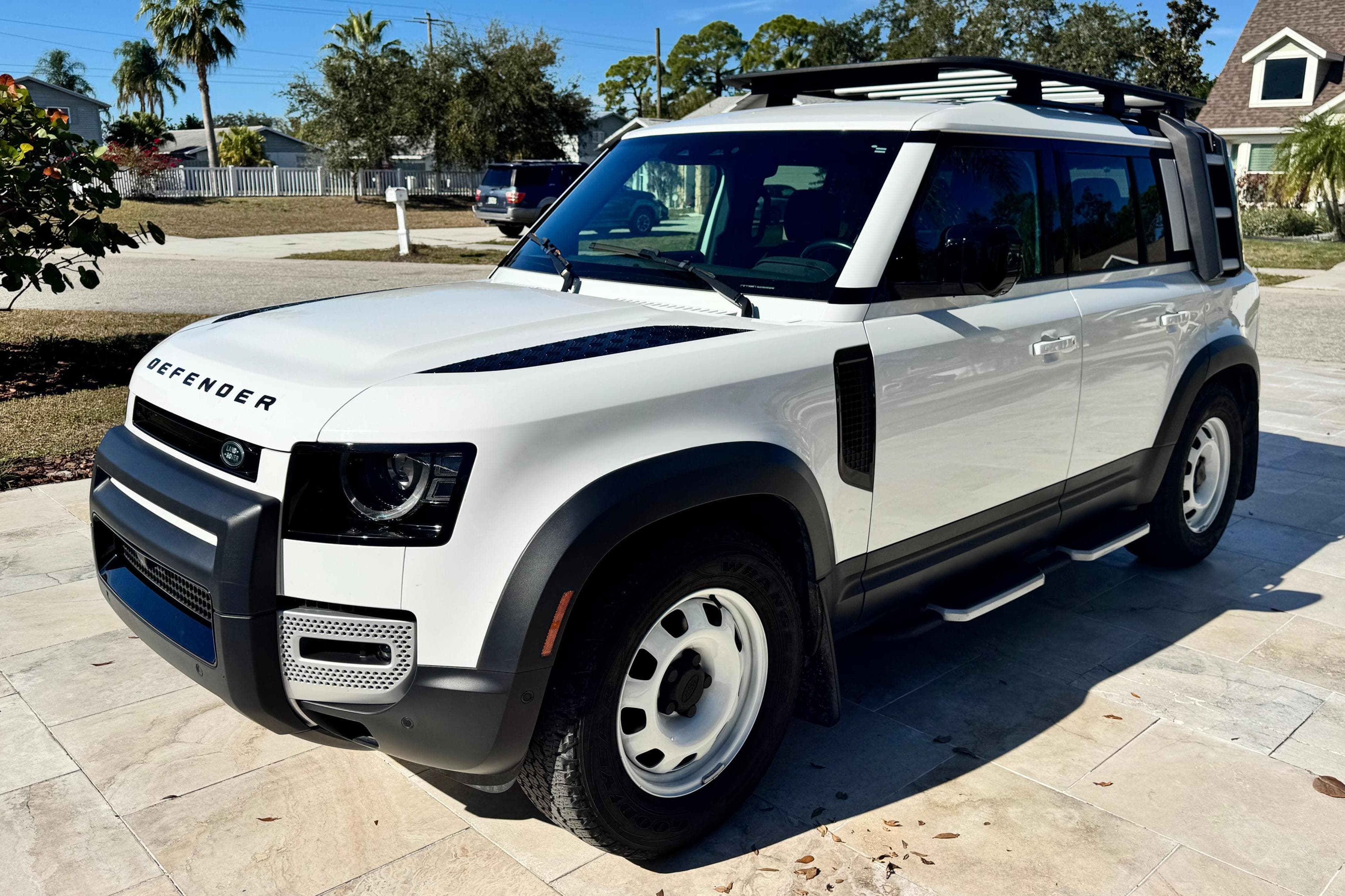 2023 Land Rover Defender sold for $42,250
