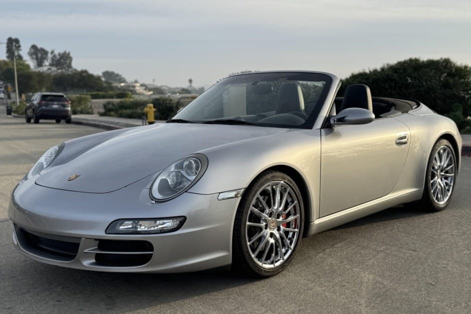 2005 Porsche 997 911 Carrera S sold for $37,250