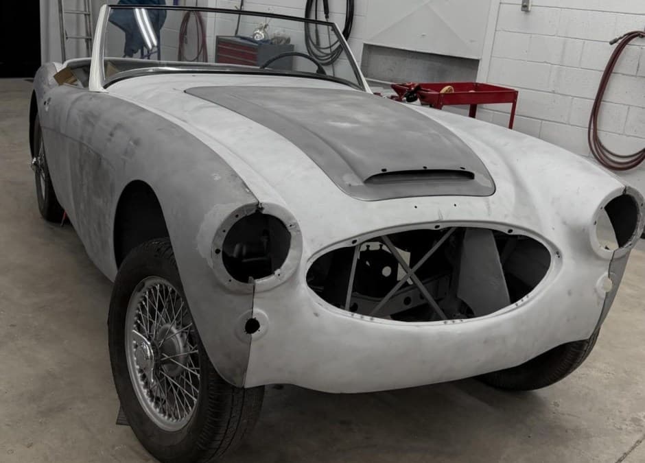 1960 Austin-Healey 3000 sold for $7,900