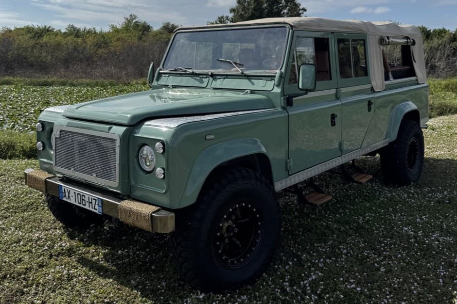 1997 Land Rover 127 / Defender 130 sold for $55,177