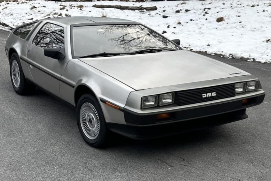 1982 DeLorean DMC-12 sold for $76,001