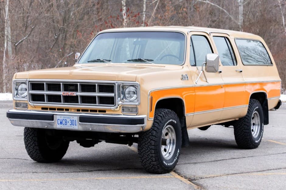 1977 GMC Suburban (1973-1991) sold for $20,000