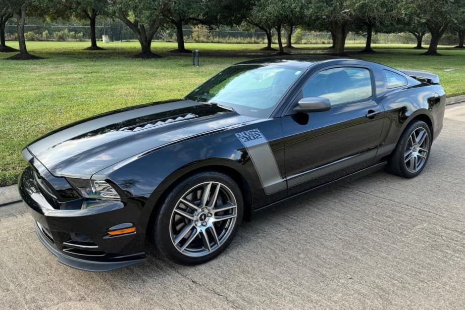2013 Ford Mustang S197 2005-2014 sold for $54,500