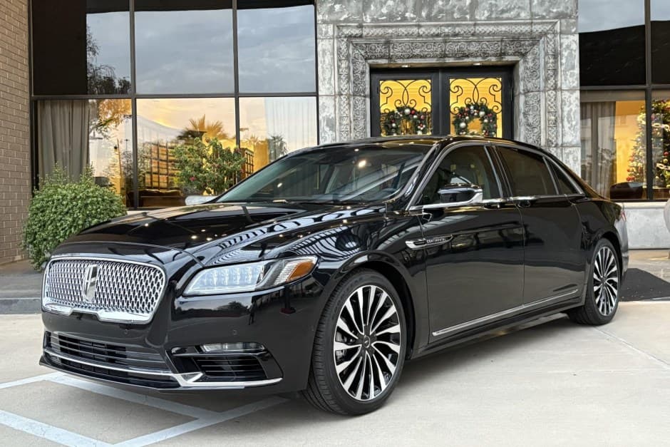 2020 Lincoln Continental (2017-2020) sold for $104,777