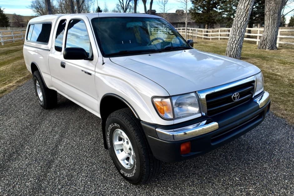 1999 Toyota Tacoma (N1X0 1995-2005) sold for $21,950