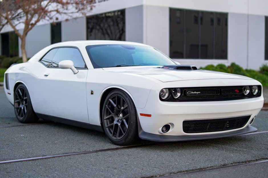 2016 Dodge Challenger SRT8 & 392 sold for $23,500