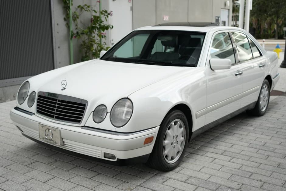 1997 Mercedes-Benz W210 E-Class sold for $7,300