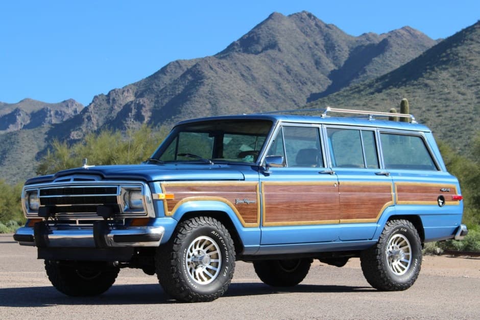 1991 Jeep SJ Grand Wagoneer sold for $51,500