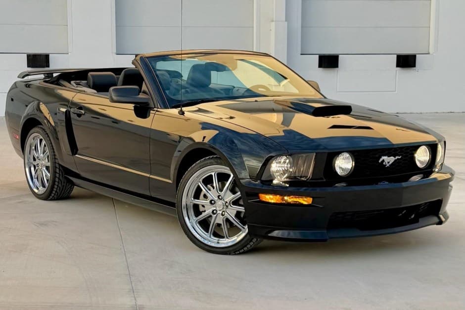 2007 Ford Mustang S197 2005-2014 sold for $27,500