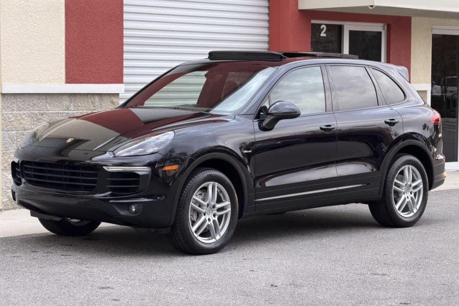 2016 Porsche 958 Cayenne (2011-2018) sold for $22,500