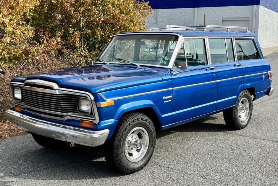 1979 Jeep SJ Wagoneer sold for $12,100
