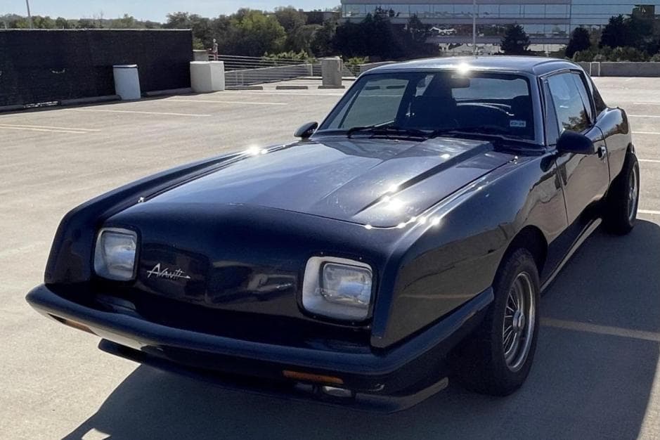 1989 Studebaker Avanti sold for $5,000