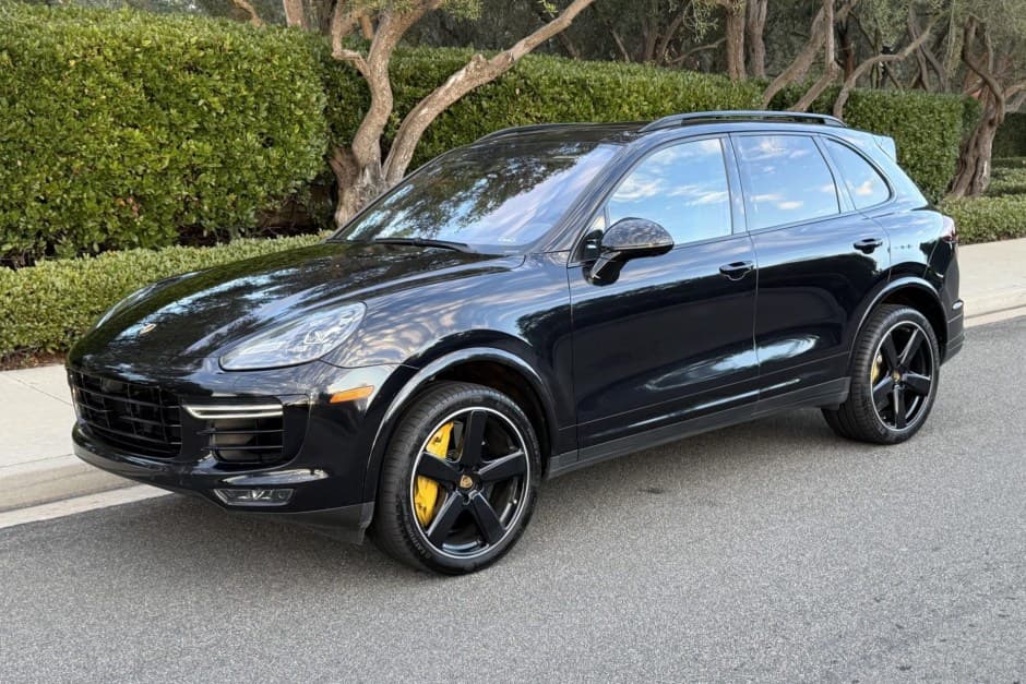 2018 Porsche 958 Cayenne (2011-2018) sold for $60,000
