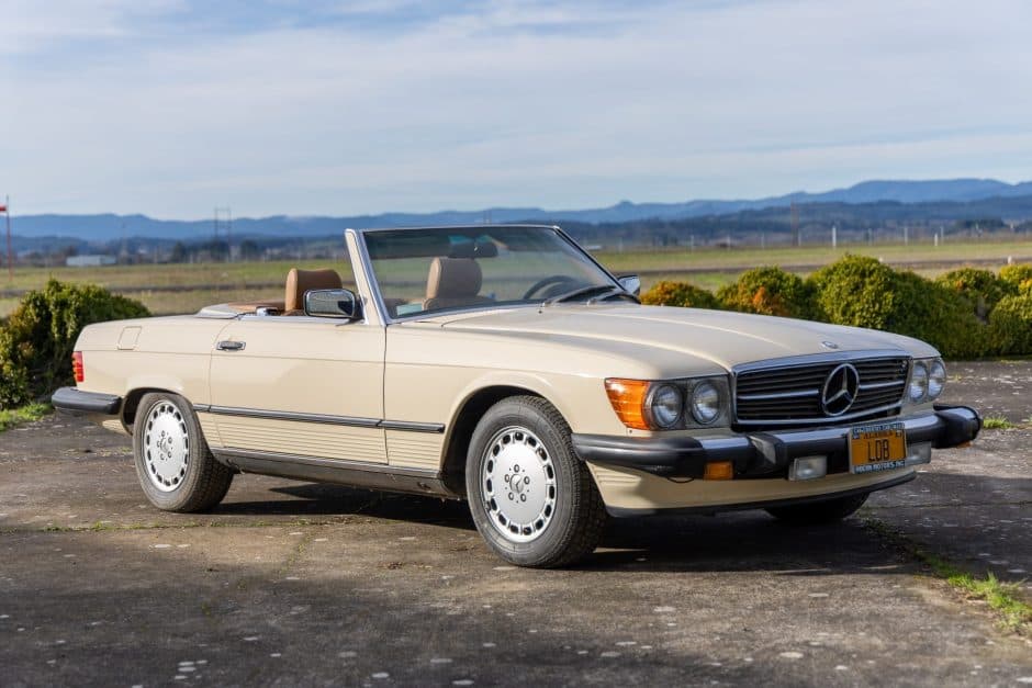 1986 Mercedes-Benz R107 SL sold for $33,333