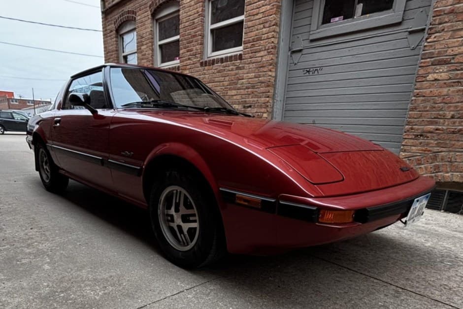 1981 Mazda RX-7 FB sold for $7,000