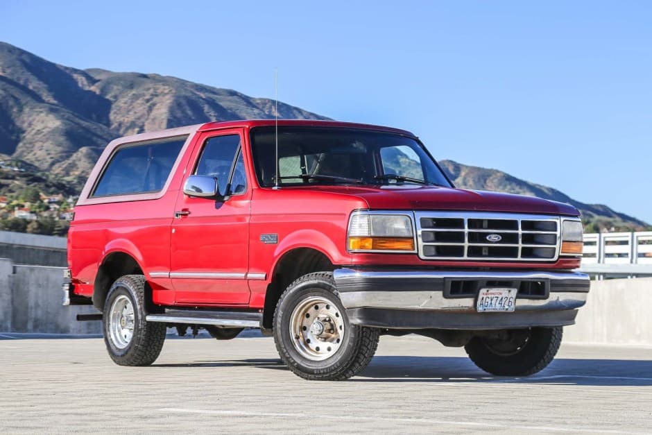 1996 Ford Bronco 4th-5th Generations 1987-1996 sold for $9,100