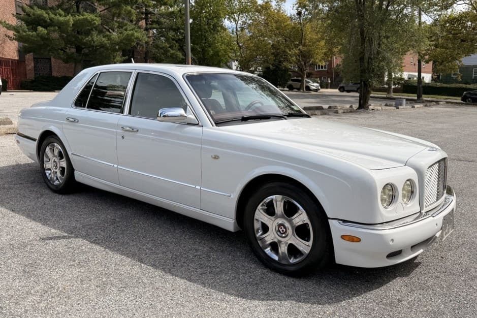 2005 Bentley Arnage sold for $26,200