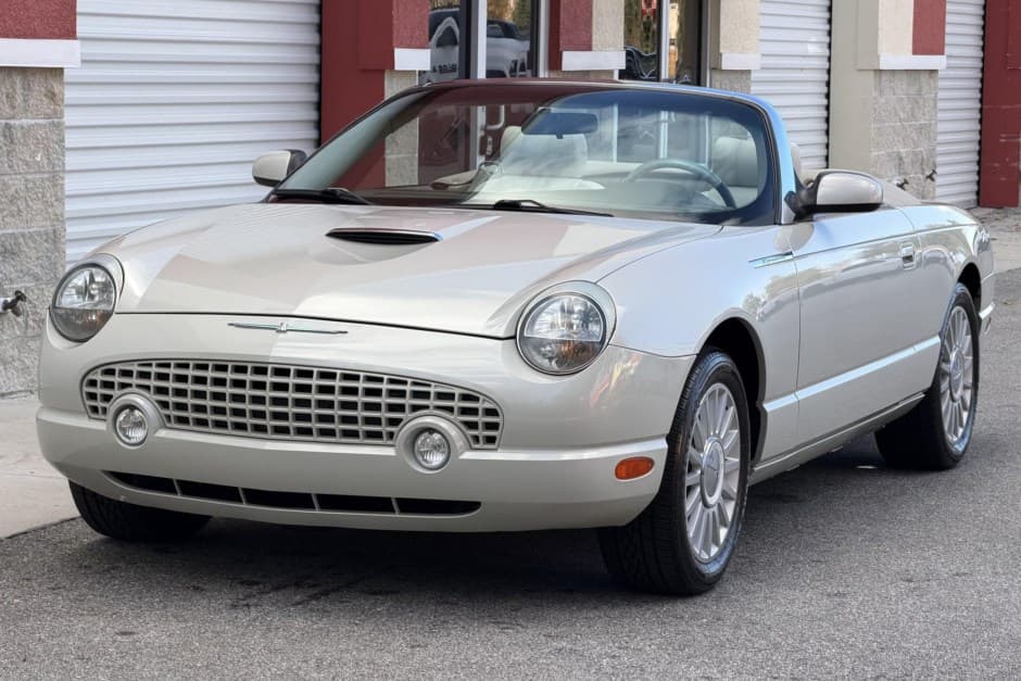 2005 Ford Thunderbird (2002-2005) sold for $16,500