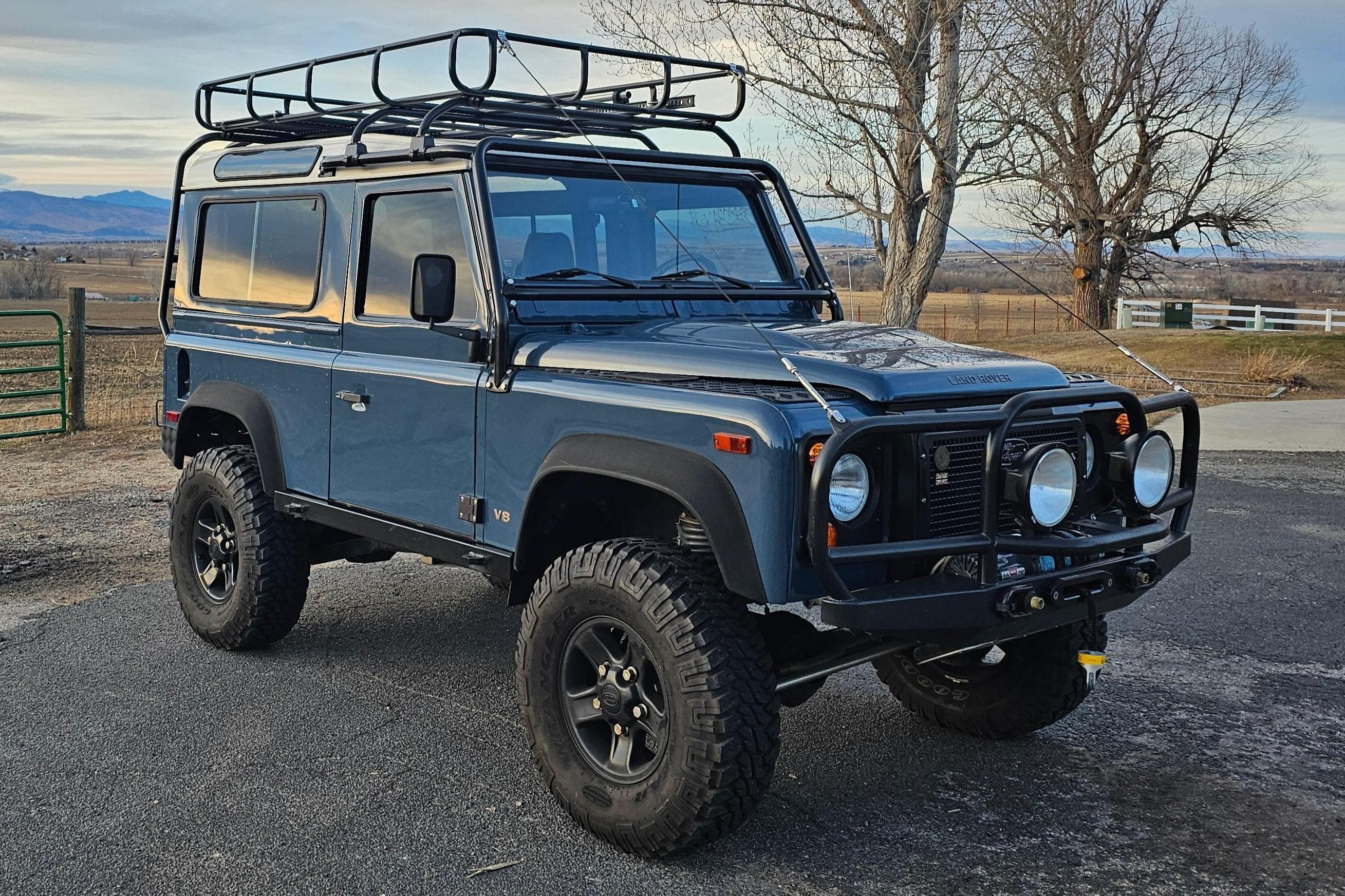 1995 Land Rover Defender sold for $45,500