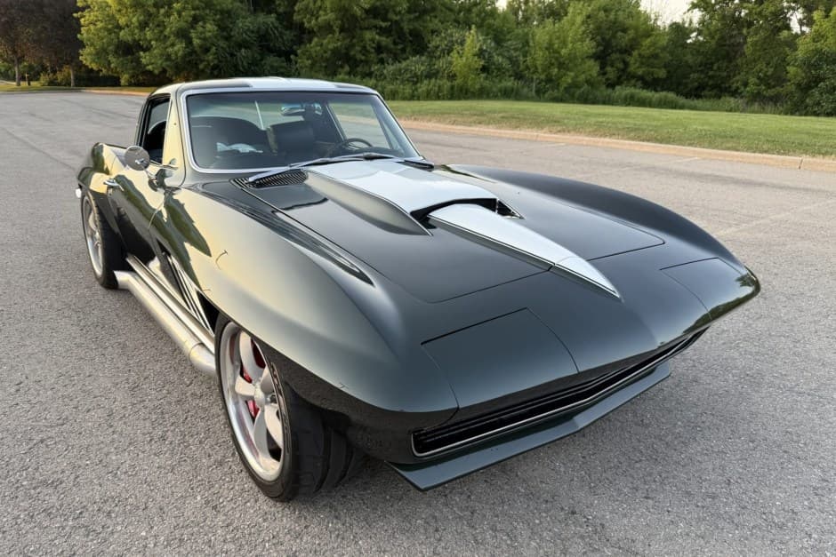 1964 Chevrolet Corvette C2 sold for $92,500