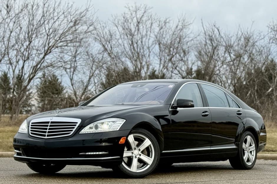 2010 Mercedes-Benz W221 S-Class sold for $26,250
