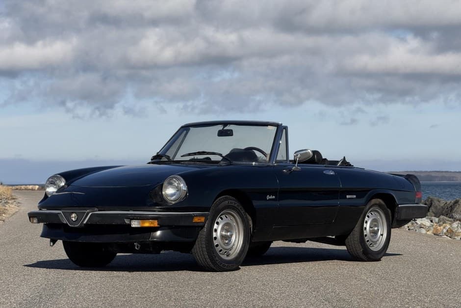 1986 Alfa Romeo 105/115 Spider Series 3 sold for $4,500