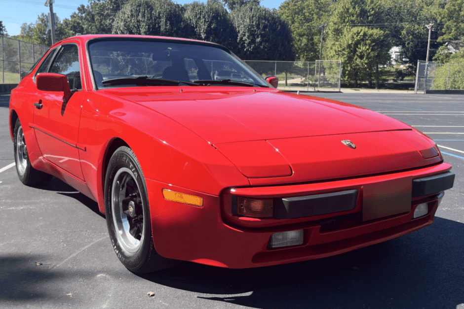 1984 Porsche 944 sold for $10,500