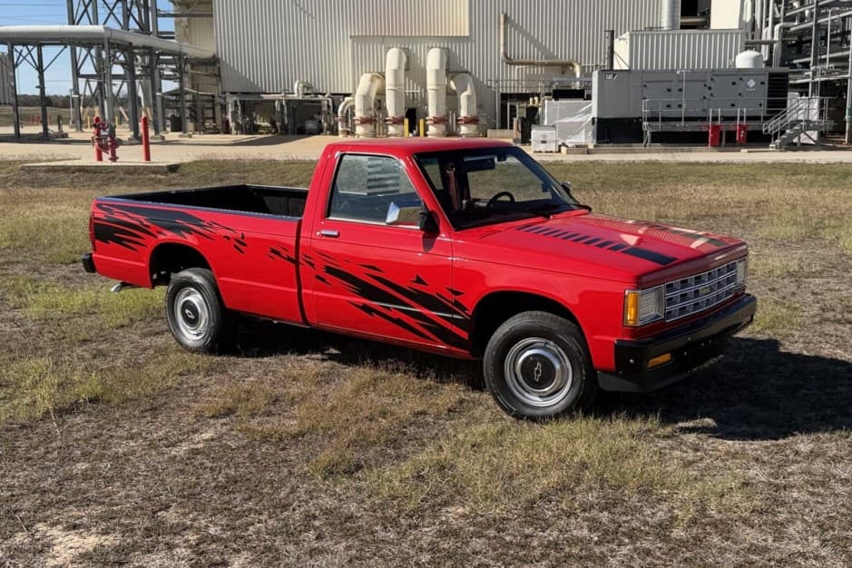 1984 Chevrolet S-10 (1982-1993) sold for $4,100