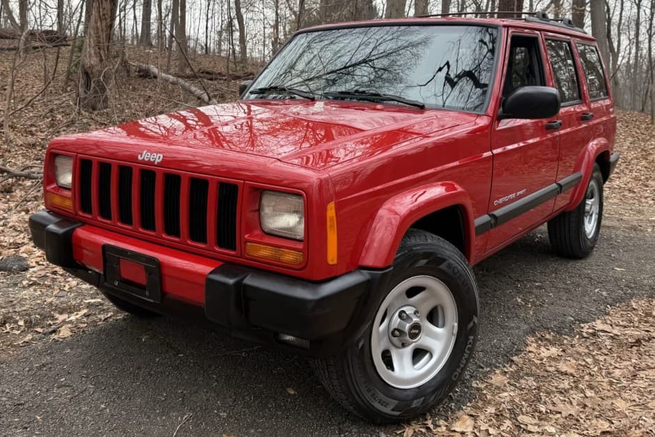 2000 Jeep XJ Cherokee sold for $12,250