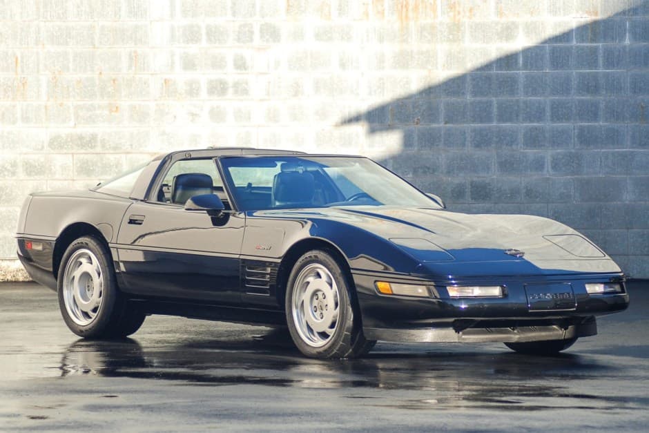 1992 Chevrolet Corvette C4 ZR-1 sold for $35,000