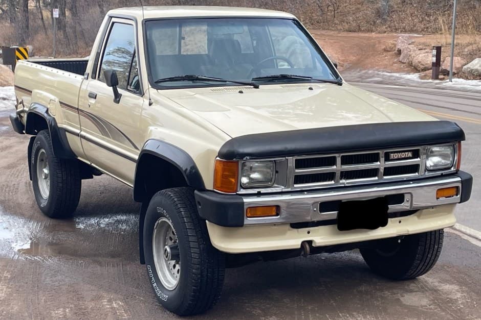 1986 Toyota Pickup (N50/N60/N70 1984-1988) sold for $7,600