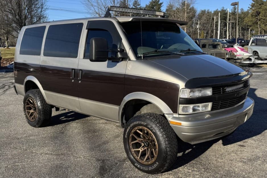 2005 Chevrolet Astro sold for $6,000