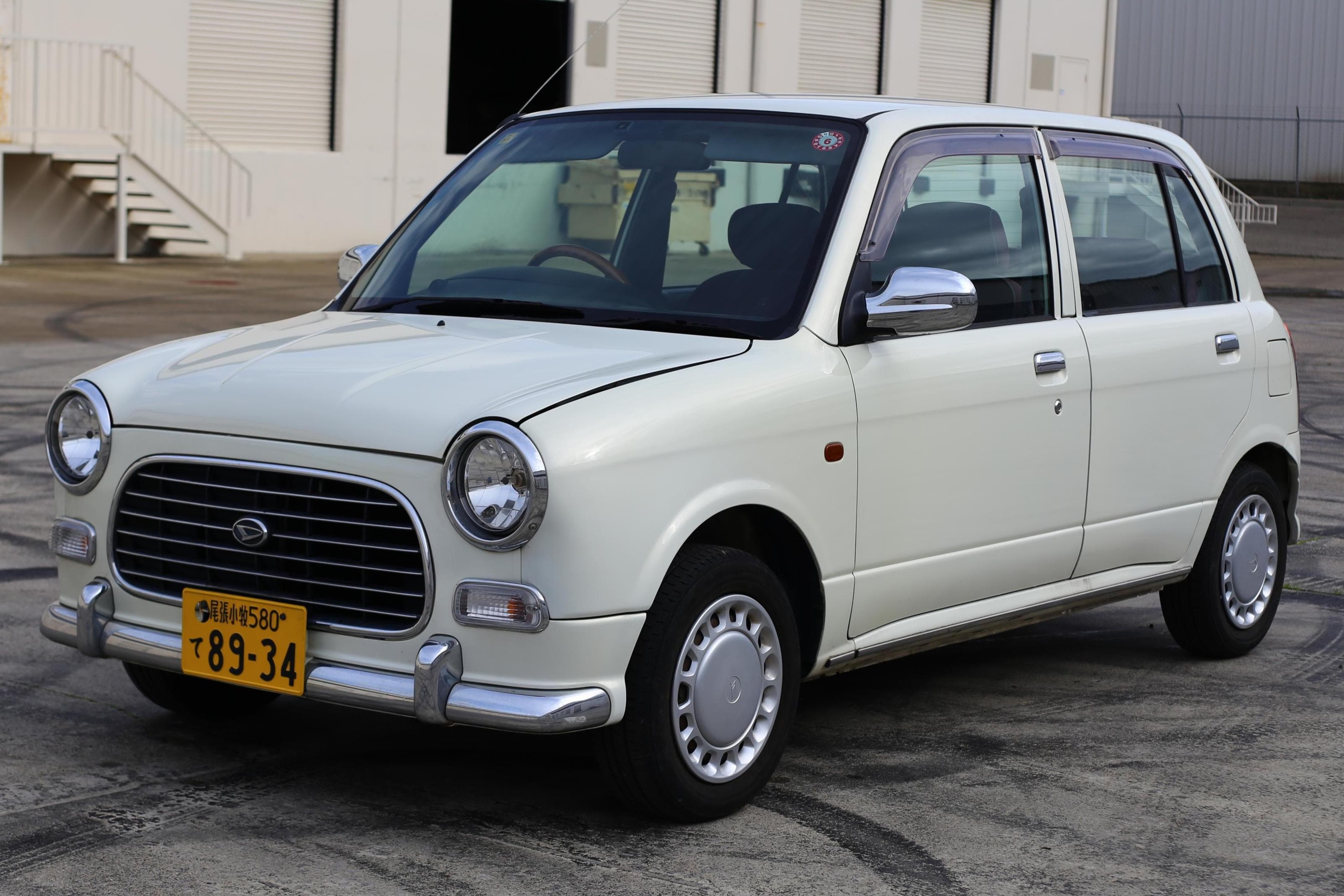 2000 Daihatsu Mira sold for $5,432