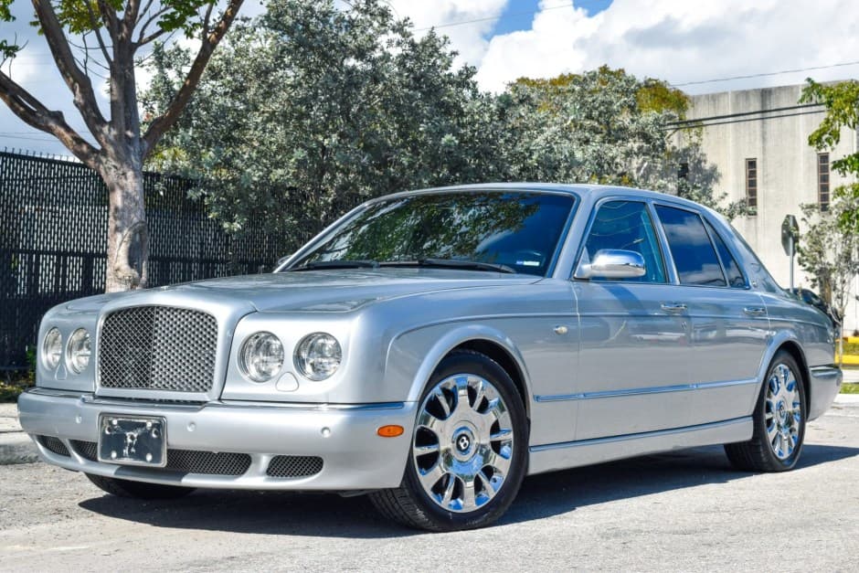 2006 Bentley Arnage sold for $25,001