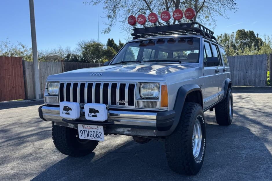 1985 Jeep XJ Cherokee sold for $5,500