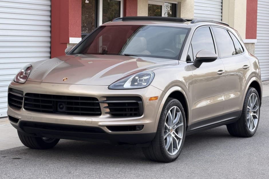 2019 Porsche 9Y0/9Y3 Cayenne (2019-) sold for $28,000