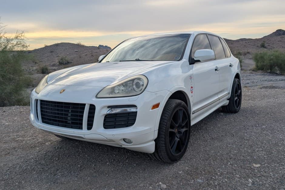 2009 Porsche 955/957 Cayenne (2003-2010) sold for $8,300