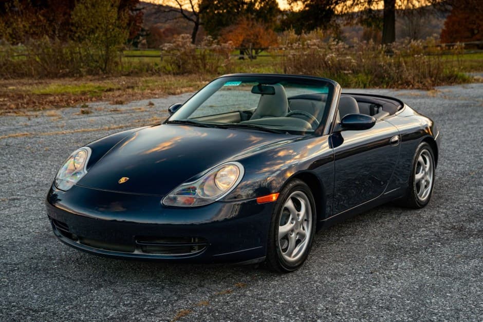 2000 Porsche 996 911 Carrera sold for $24,019