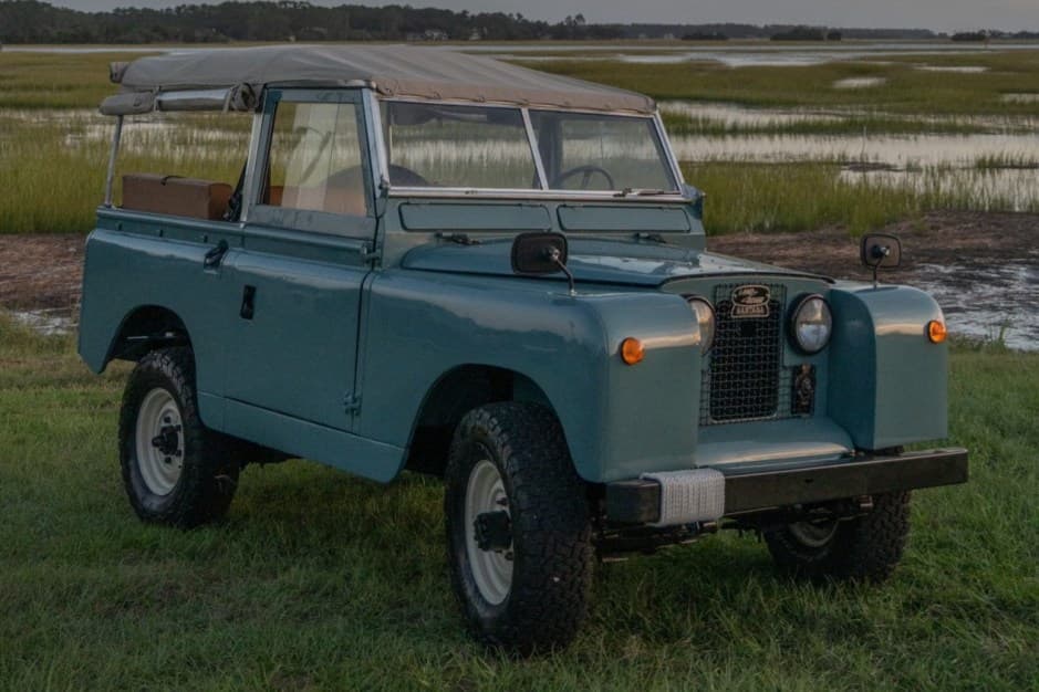 1969 Land Rover Series 88 sold for $27,000