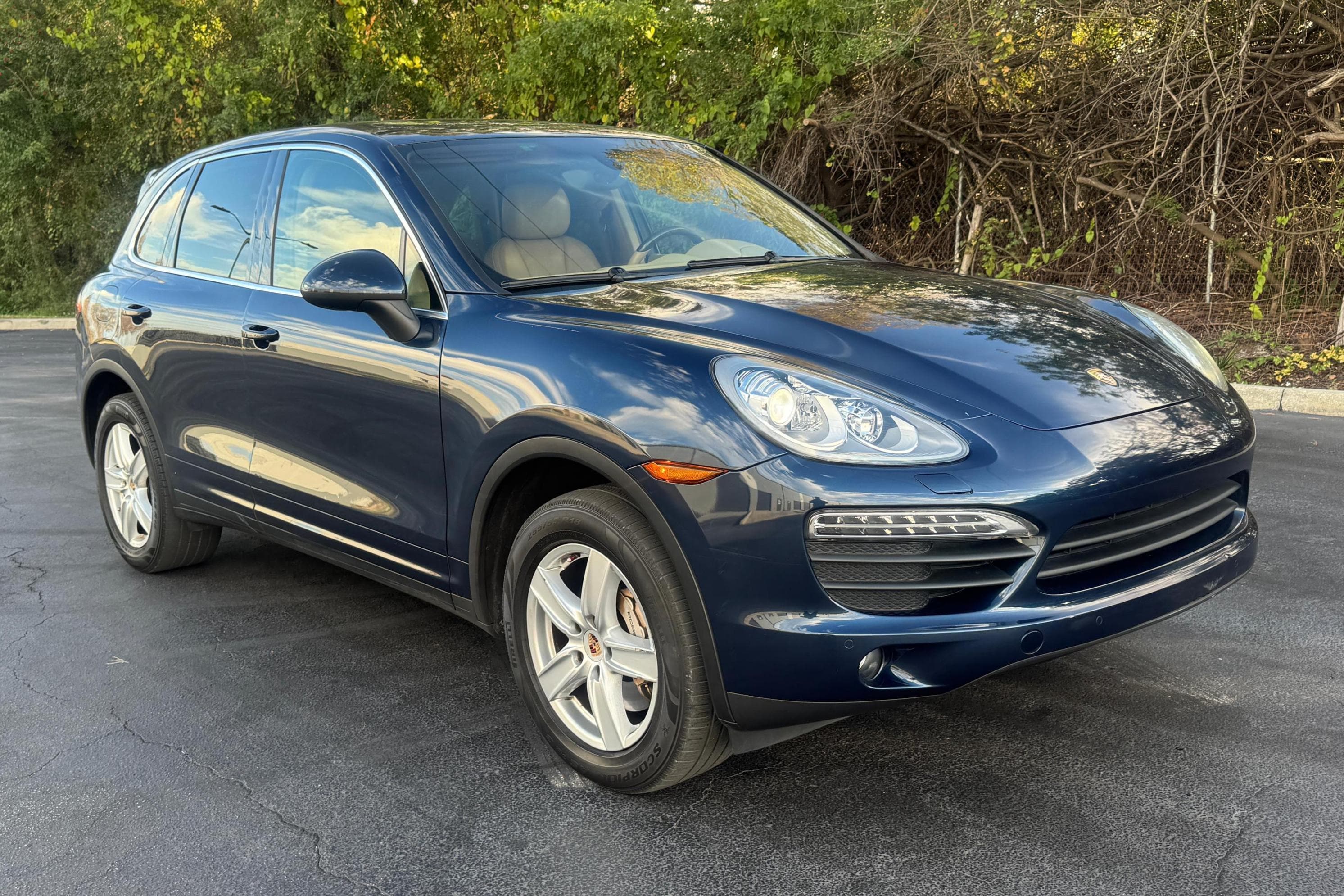2014 Porsche Cayenne sold for $8,812