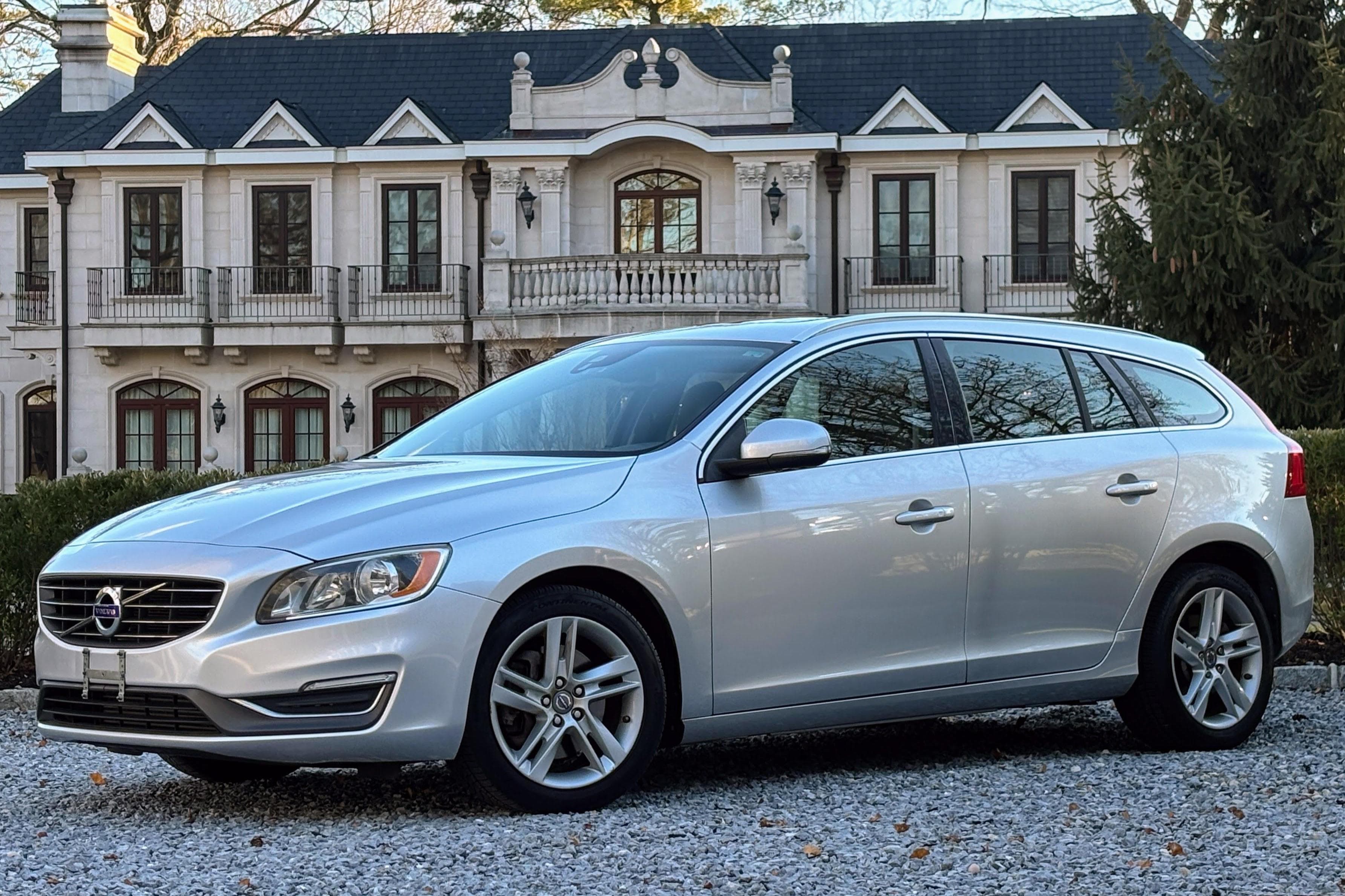 2015 Volvo V60 sold for $11,550