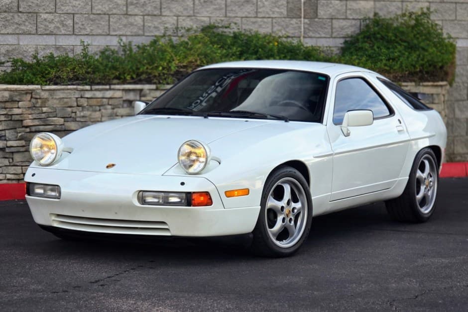 1988 Porsche 928 sold for $38,500