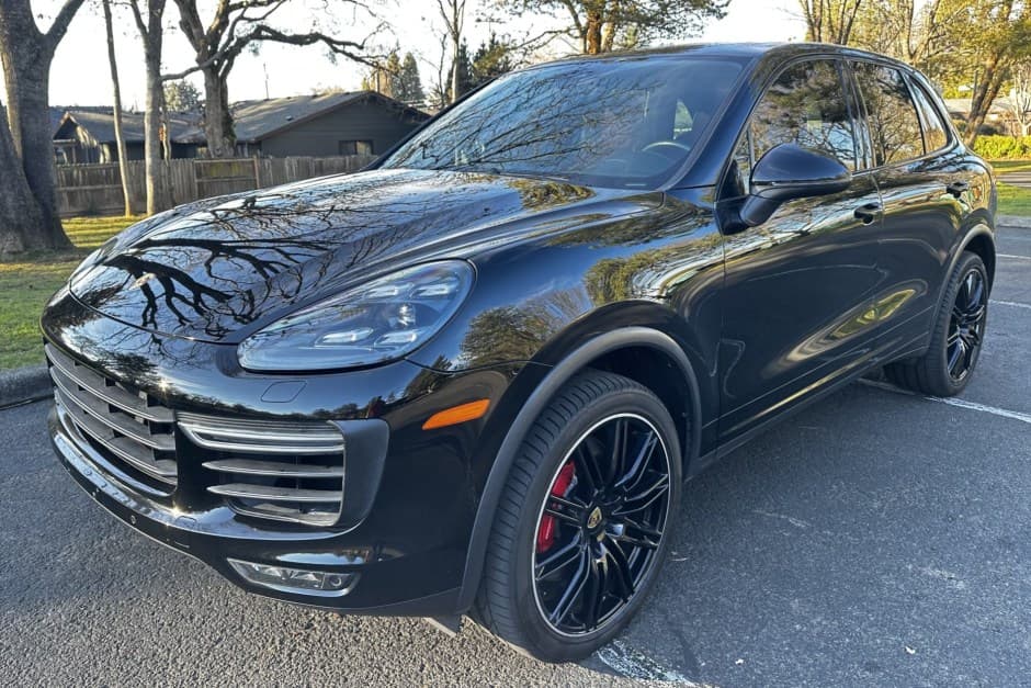 2017 Porsche 958 Cayenne (2011-2018) sold for $28,350