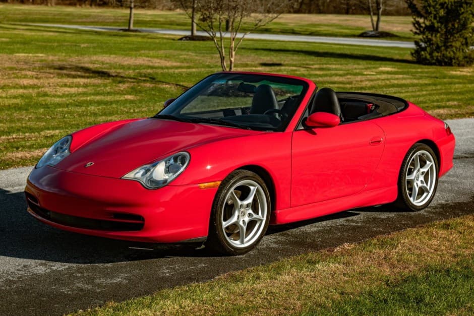 2002 Porsche 996 911 Carrera sold for $29,500