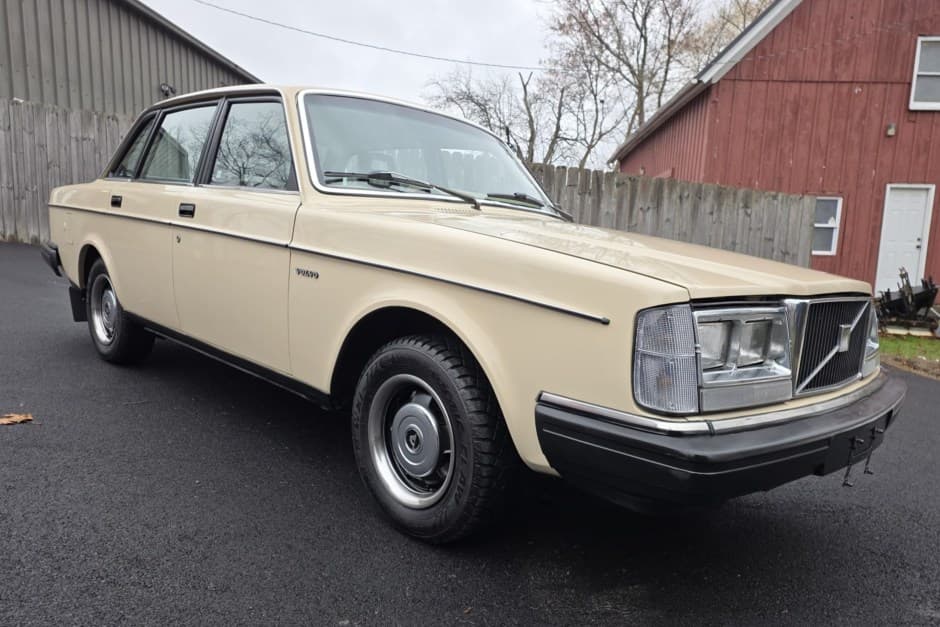 1983 Volvo 240 sold for $9,650