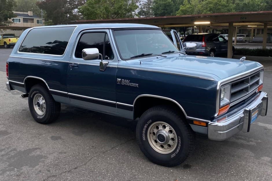 1989 Dodge Ramcharger / Plymouth Trail Duster sold for $18,000