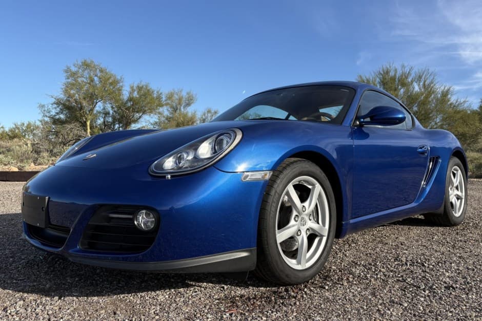 2011 Porsche 987 Cayman sold for $46,000