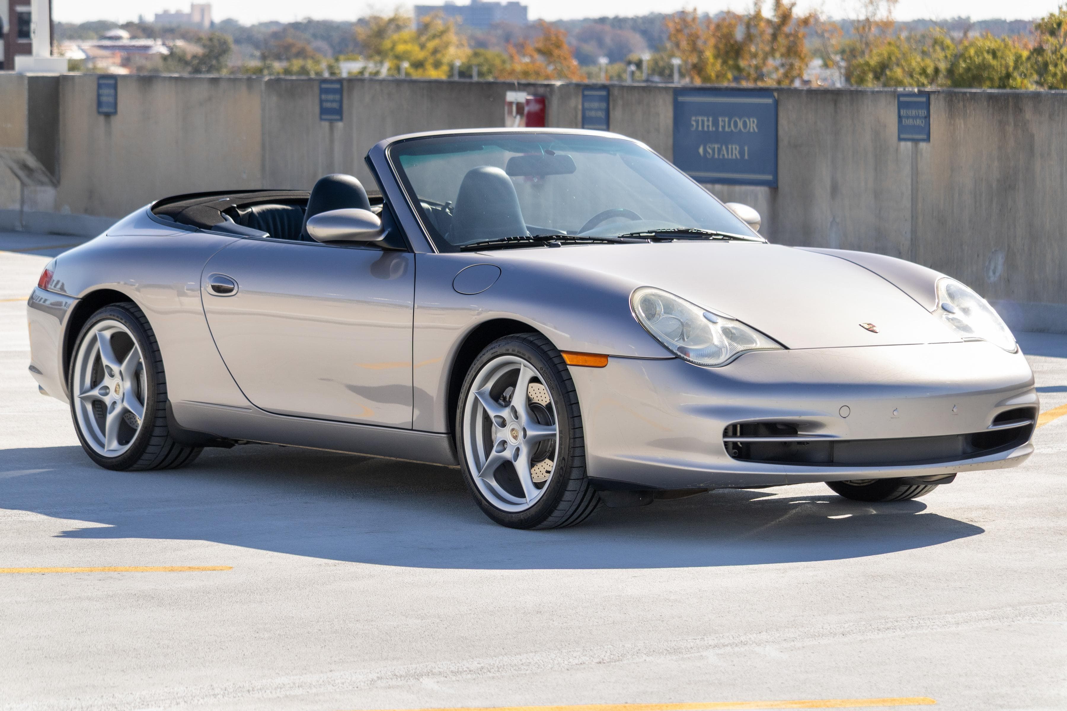 2002 Porsche 996 911 sold for $25,250